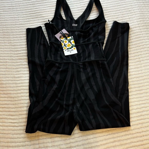 Diane Von Furstenberg Black and Gray Zebra Cat Suit Activewear Target Collab XS - Picture 9 of 9